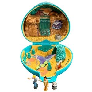 Vintage Bluebird Pocahontas playset 1995 with characters